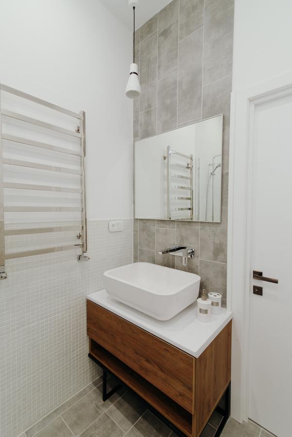 Apartment On Lesi Ukrainky Lviv Ngoại thất bức ảnh