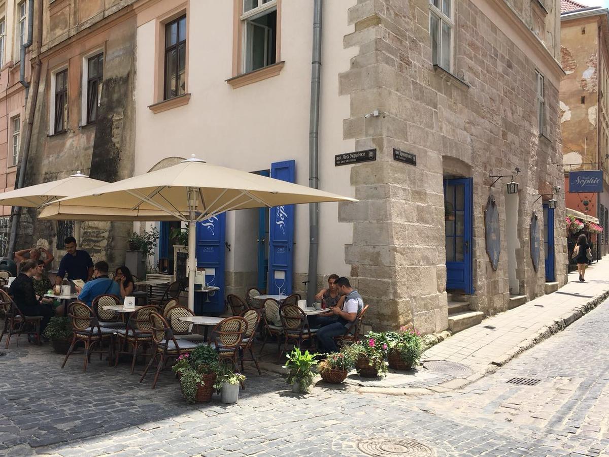 Apartment On Lesi Ukrainky Lviv Ngoại thất bức ảnh